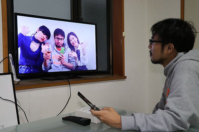 テレビde写真を使用してガラホで撮影した画像をテレビに映す地主恵亮