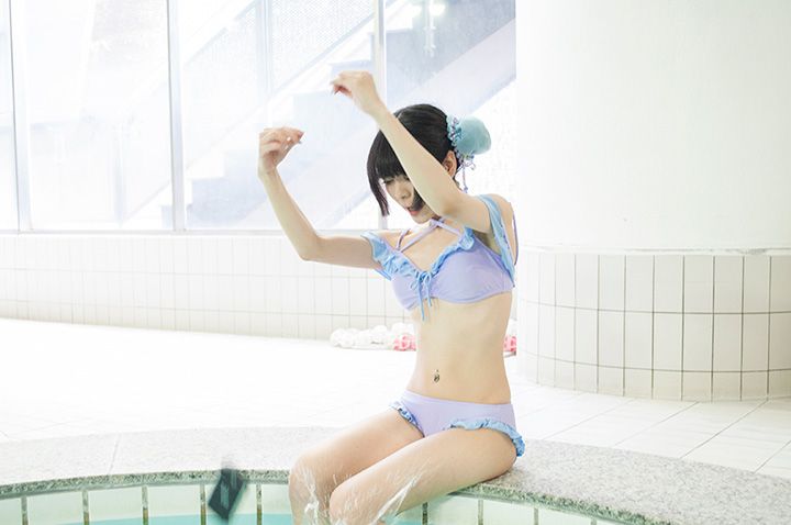 水中ニーソのメインモデル真縞しまりすちゃん