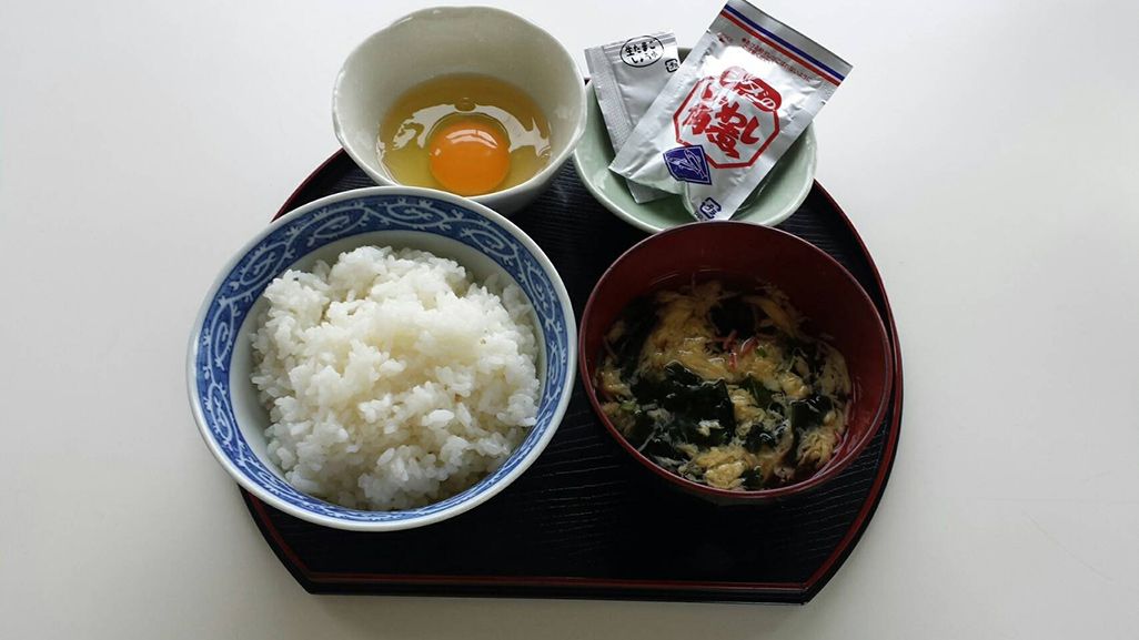 「ポッポの丘」内の「カフェT.K.G」のたまごかけごはん