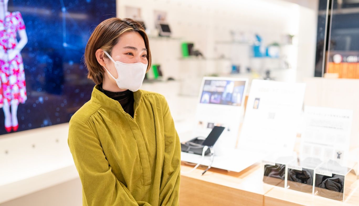 KDDIにおけるファッション専攻の学生がデザインした衣装の3DCGモデルをデジタル展示する「XR Fashion Exhibition」のベルエポック関係者
