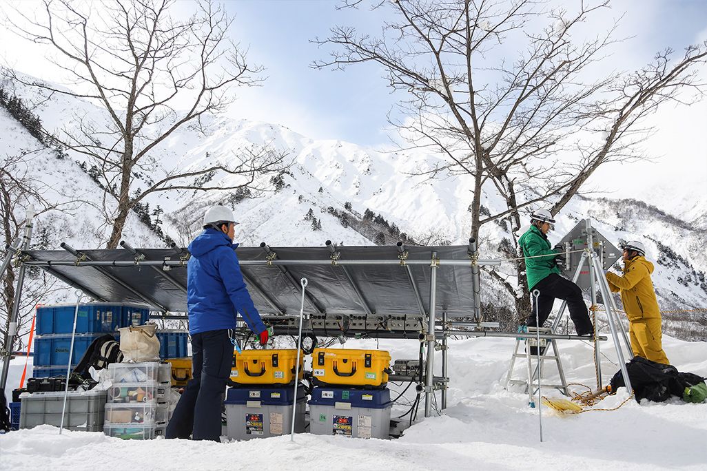白馬村山中に設置された可搬型基地局