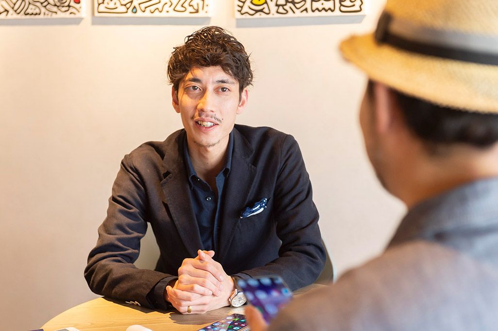 仕様の注意点を説明するSAMSUNG社員