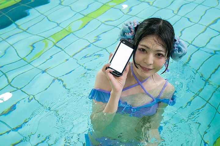 水中ニーソのメインモデル真縞しまりすちゃん