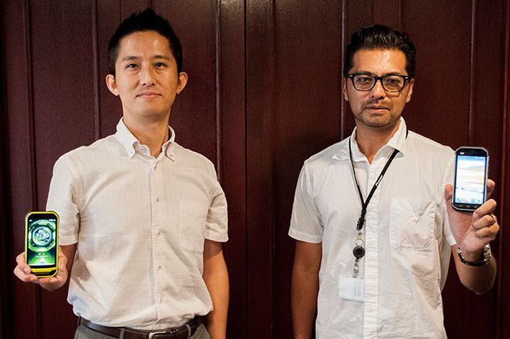 オンキヨー担当者「家倉」とKDDI社員の西田