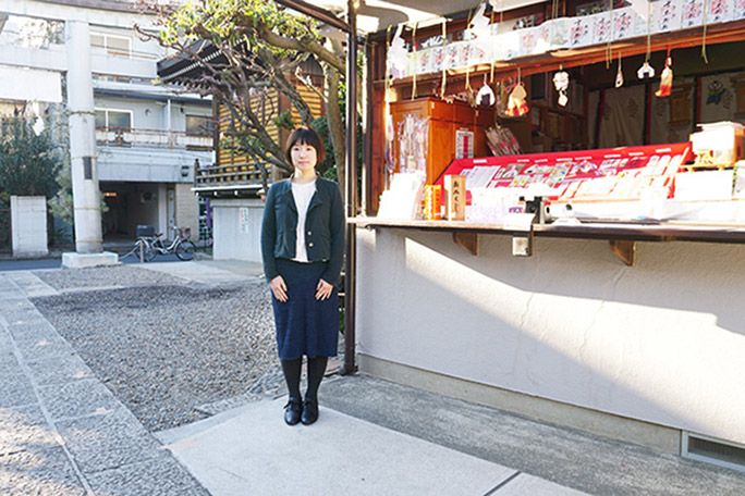 神殿に入って神様とお会いするため、正装っぽい服装