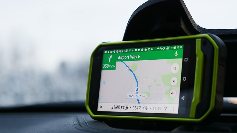 クルマに設置したTORQUE G03に表示されるGoogle マップ
