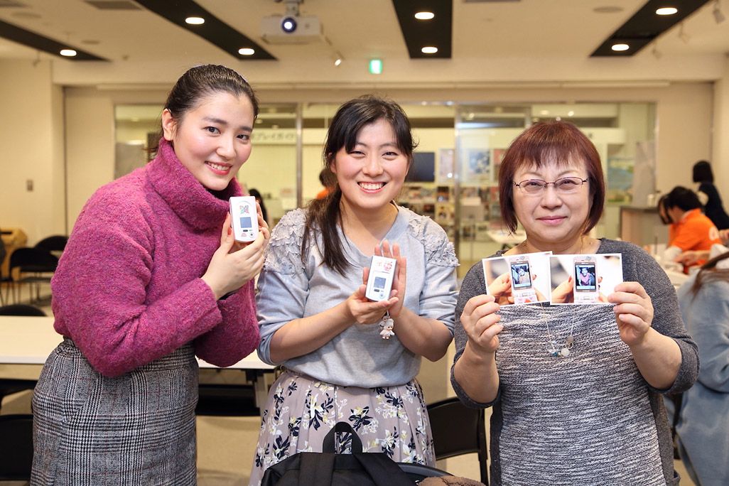 「おもいでケータイ再起動」でケータイが再起動した参加者