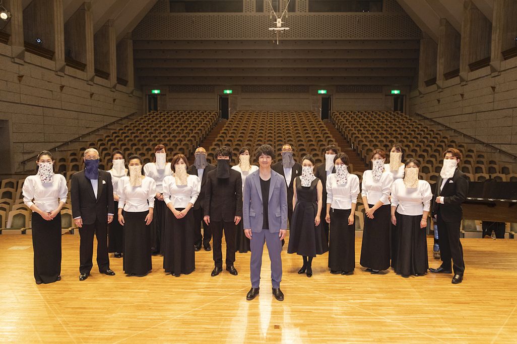 藤巻亮太さんと東京混声合唱団の収録風景