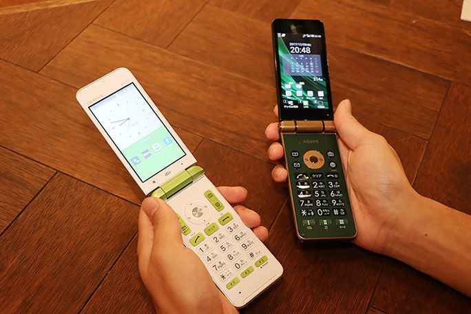 GRATINAとAQUOS K
