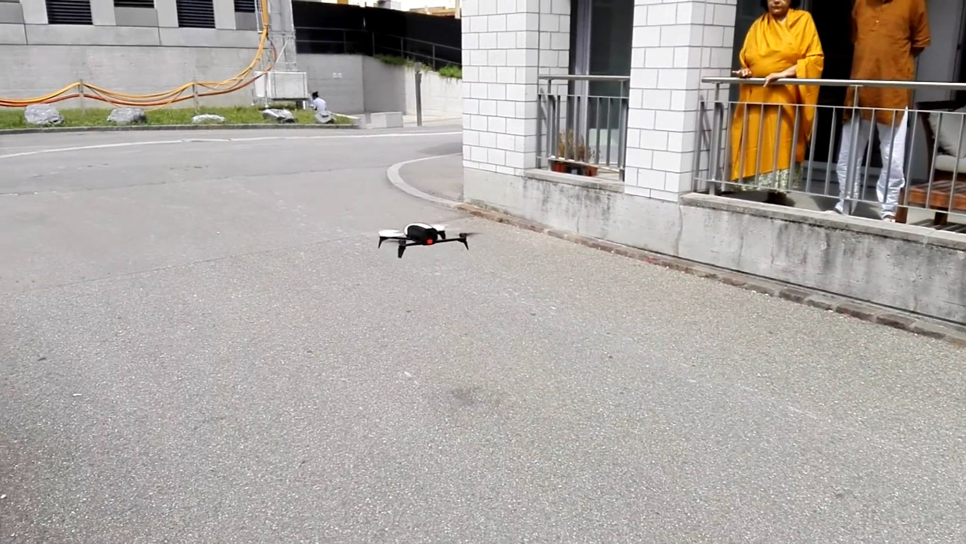 実験中の「DroNet」