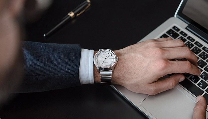 話題のソニースマートウォッチに新モデル登場! まるでアナログ腕時計なのに性能が…