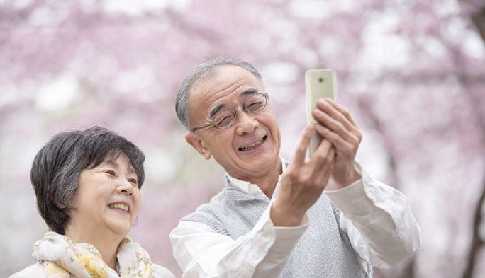 スマホ決済もボタンひとつで! au『BASIO4』の「簡単」「安心」へのこだわり
