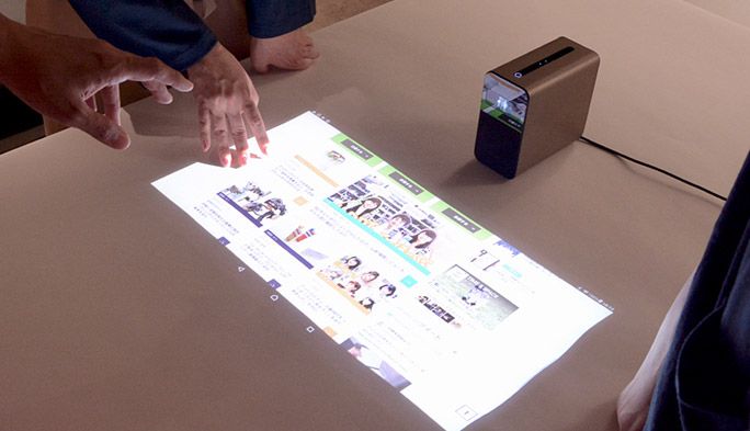 感動すら覚える! 画面タッチで操作するプロジェクター「Xperia Touch」が、会議を進化させる!?
