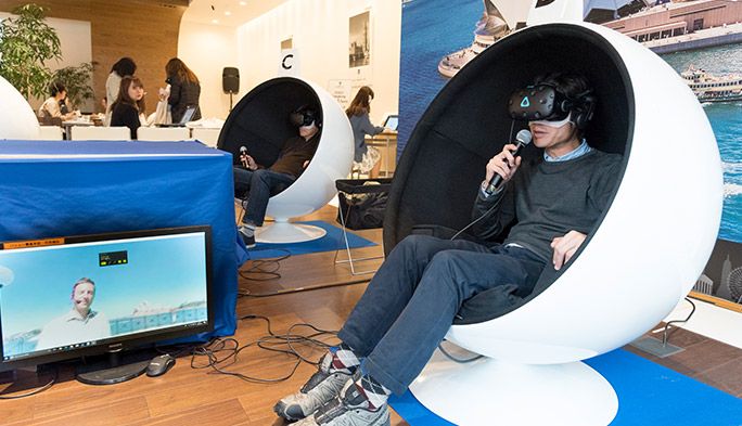 圧倒的臨場感で学習意欲・効果もアップ? TOEIC® ENGLISH CAFÉで「VR英会話」を体験してきた